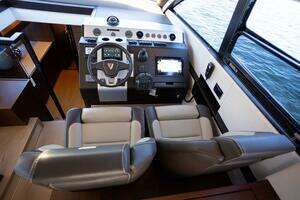 2025 Fairline Squadron 50 thumbnail 9