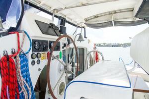 38ft Lagoon Yacht For Sale