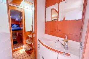38ft Lagoon Yacht For Sale