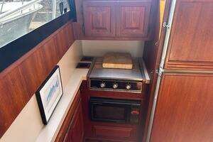 1988 Viking 45 Convertible thumbnail 25