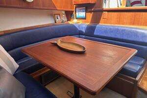 1988 Viking 45 Convertible thumbnail 13