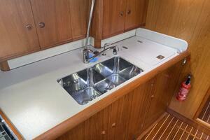 Free Spirits 45ft Jeanneau Yacht For Sale