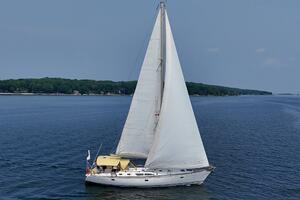 Free Spirits 45ft Jeanneau Yacht For Sale