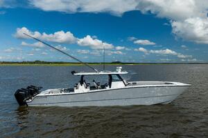 47FT (14.33M) FREEMAN Worth Avenue Yachts