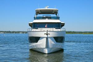 58FT (17.68M) ABSOLUTE Worth Avenue Yachts