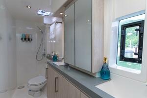 Catamaran Leopard 58 head