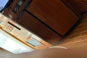 2003 Carver 360 Sport Sedan thumbnail 12
