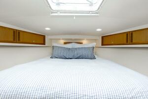 2007 40 Cabo Express Big Blue Stateroom (1)