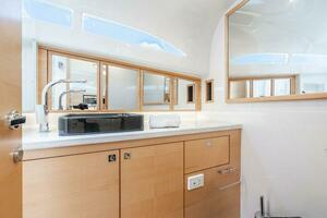 Head vanity mirror