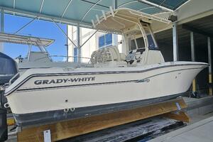 25ft Grady White Yacht For Sale