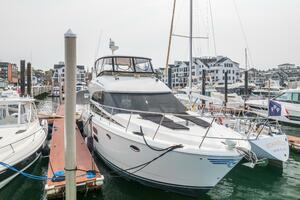 44FT (13.46M) MERIDIAN Worth Avenue Yachts
