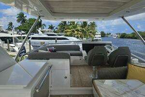 2022 Azimut 66 thumbnail 23