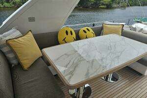 2022 Azimut 66 thumbnail 26