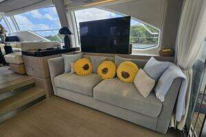 2022 Azimut 66 thumbnail 40