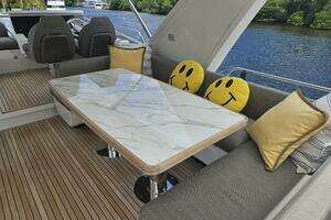 2022 Azimut 66 thumbnail 22