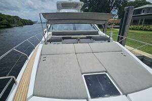 2022 Azimut 66 thumbnail 15