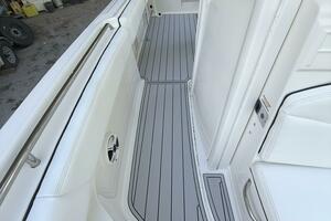24ft Robalo Yacht For Sale