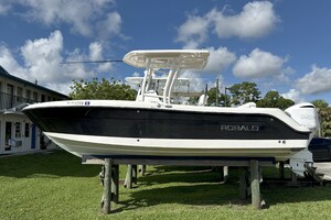 24ft Robalo Yacht For Sale