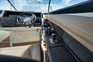 2016 Sea Ray 350 SLX thumbnail 29