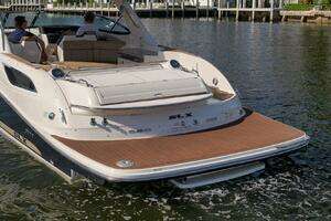2016 Sea Ray 350 SLX thumbnail 36