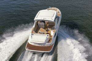 2016 Sea Ray 350 SLX thumbnail 5
