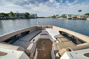 2016 Sea Ray 350 SLX thumbnail 6