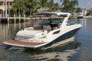 2016 Sea Ray 350 SLX thumbnail 47