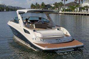 2016 Sea Ray 350 SLX thumbnail 41