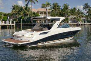 2016 Sea Ray 350 SLX thumbnail 3