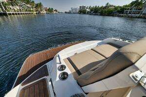 2016 Sea Ray 350 SLX thumbnail 25