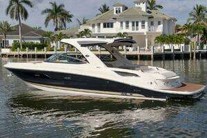 2016 Sea Ray 350 SLX thumbnail 45