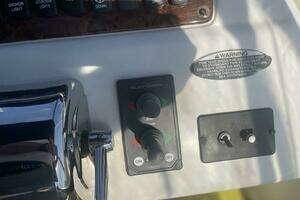 2006 Meridian 411 Sedan thumbnail 6