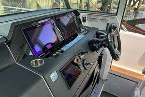 2022 Axopar 37 XC CROSS CABIN thumbnail 24