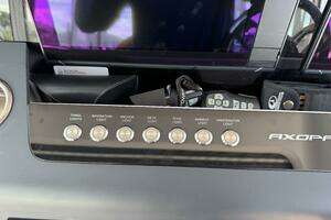 2022 Axopar 37 XC CROSS CABIN thumbnail 29