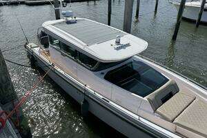 2022 Axopar 37 XC CROSS CABIN thumbnail 3
