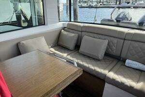 2022 Axopar 37 XC CROSS CABIN thumbnail 19