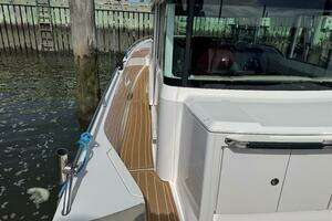 2022 Axopar 37 XC CROSS CABIN thumbnail 15
