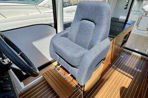 2018 Nimbus 365 Coupe thumbnail 46