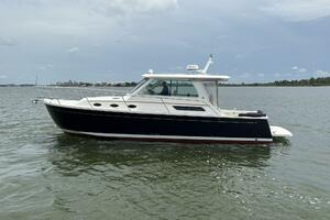 34ft Back Cove Yacht For Sale