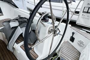 SILVER GIRL 41ft Jeanneau Yacht For Sale