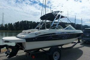 18ft Bayliner Yacht For Sale