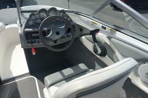 18ft Bayliner Yacht For Sale