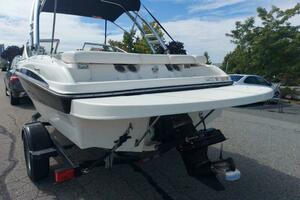 18ft Bayliner Yacht For Sale