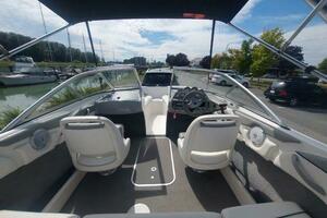 18ft Bayliner Yacht For Sale