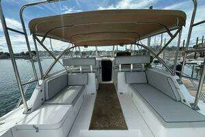 2002 Mainship Pilot 34 thumbnail 11
