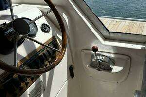 2002 Mainship Pilot 34 thumbnail 17
