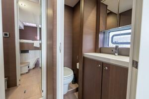 Bali 4.8 guest head