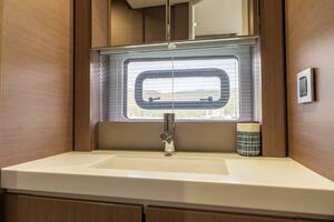 Bali 4.8  sink