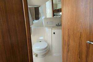 2001 Tiara Yachts 3800 Express thumbnail 32