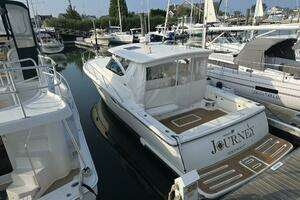2001 Tiara Yachts 3800 Express thumbnail 1